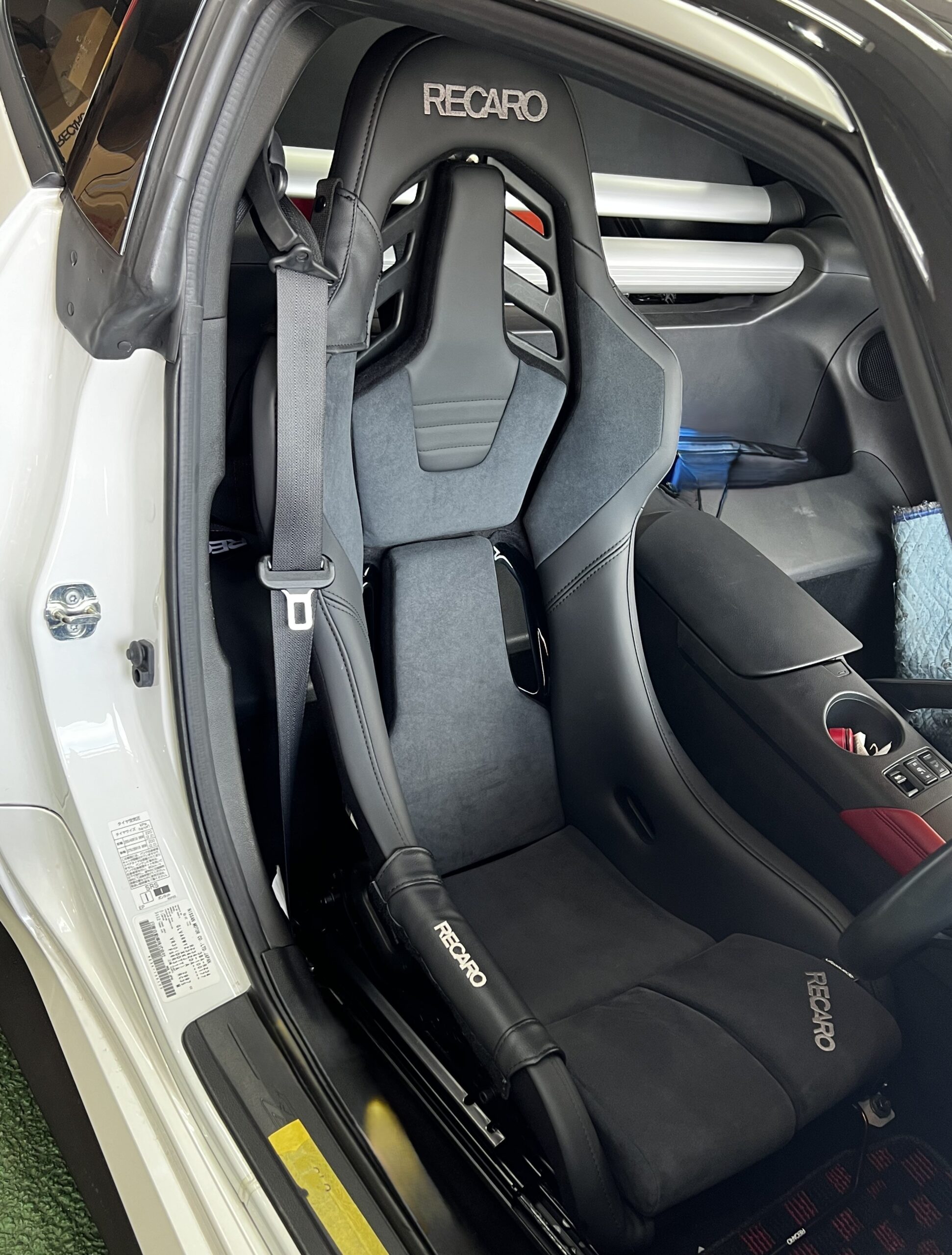 フェアレディZ RSSUTBK/RSSLBKBL装着例 – RECARO AuthorizedDealer 
